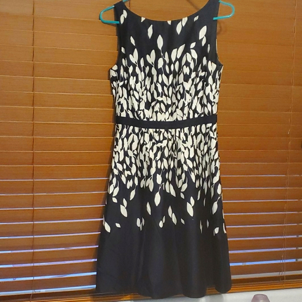 NAVY & WHITE PATTERN LOFT DRESS